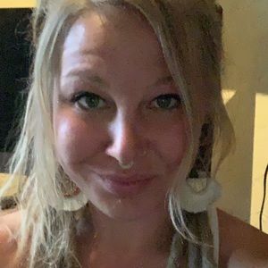 Meet your Posher, Annette